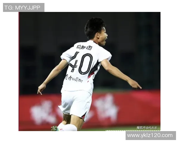 南京篮球队以56分领跑邀请赛积分榜展现强劲实力